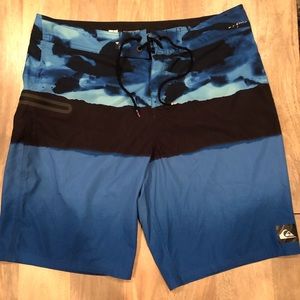 Quicksilver dryflight boardshorts